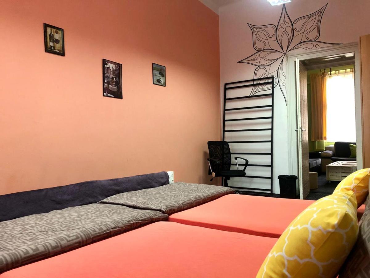 Spacious Tuzlaks Apartments Sarajevo Ferhadija ภายนอก รูปภาพ