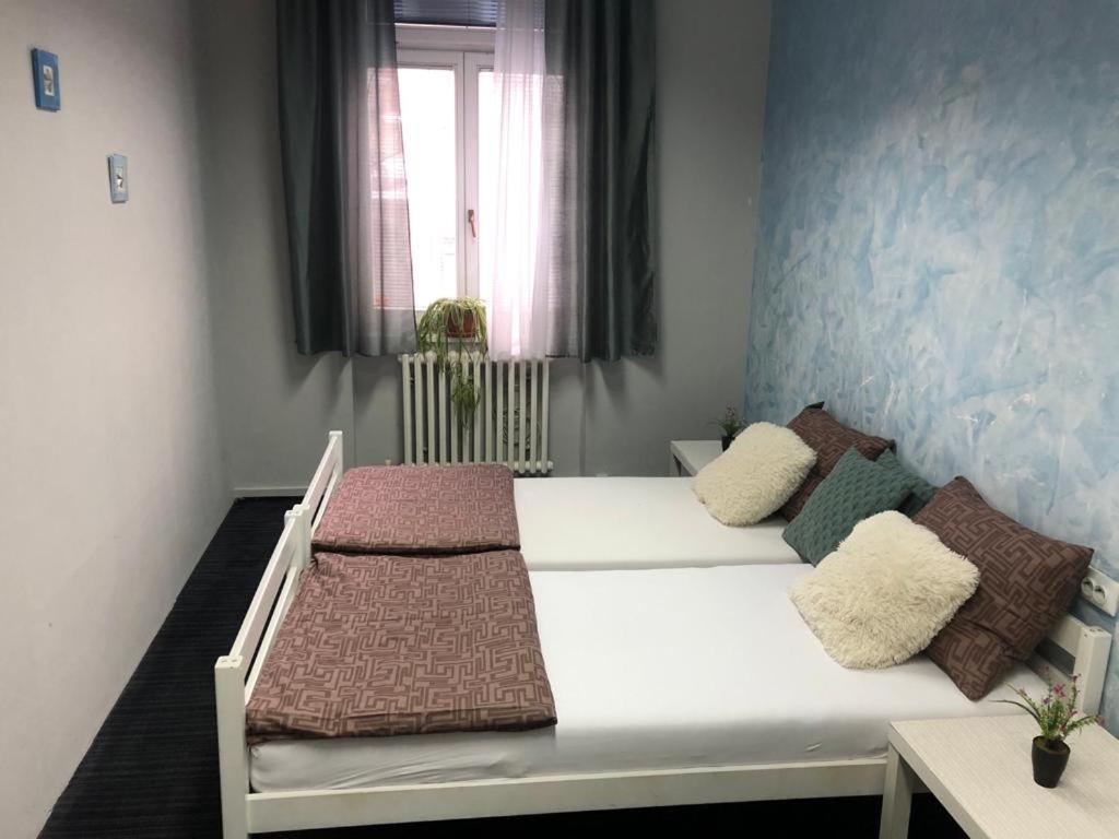 Spacious Tuzlaks Apartments Sarajevo Ferhadija ภายนอก รูปภาพ