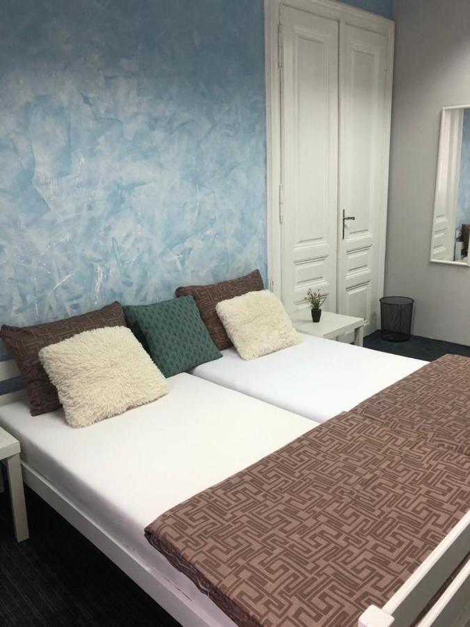 Spacious Tuzlaks Apartments Sarajevo Ferhadija ภายนอก รูปภาพ