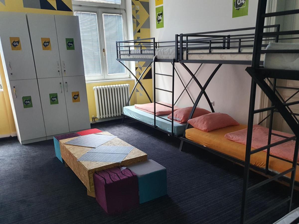 Spacious Tuzlaks Apartments Sarajevo Ferhadija ภายนอก รูปภาพ