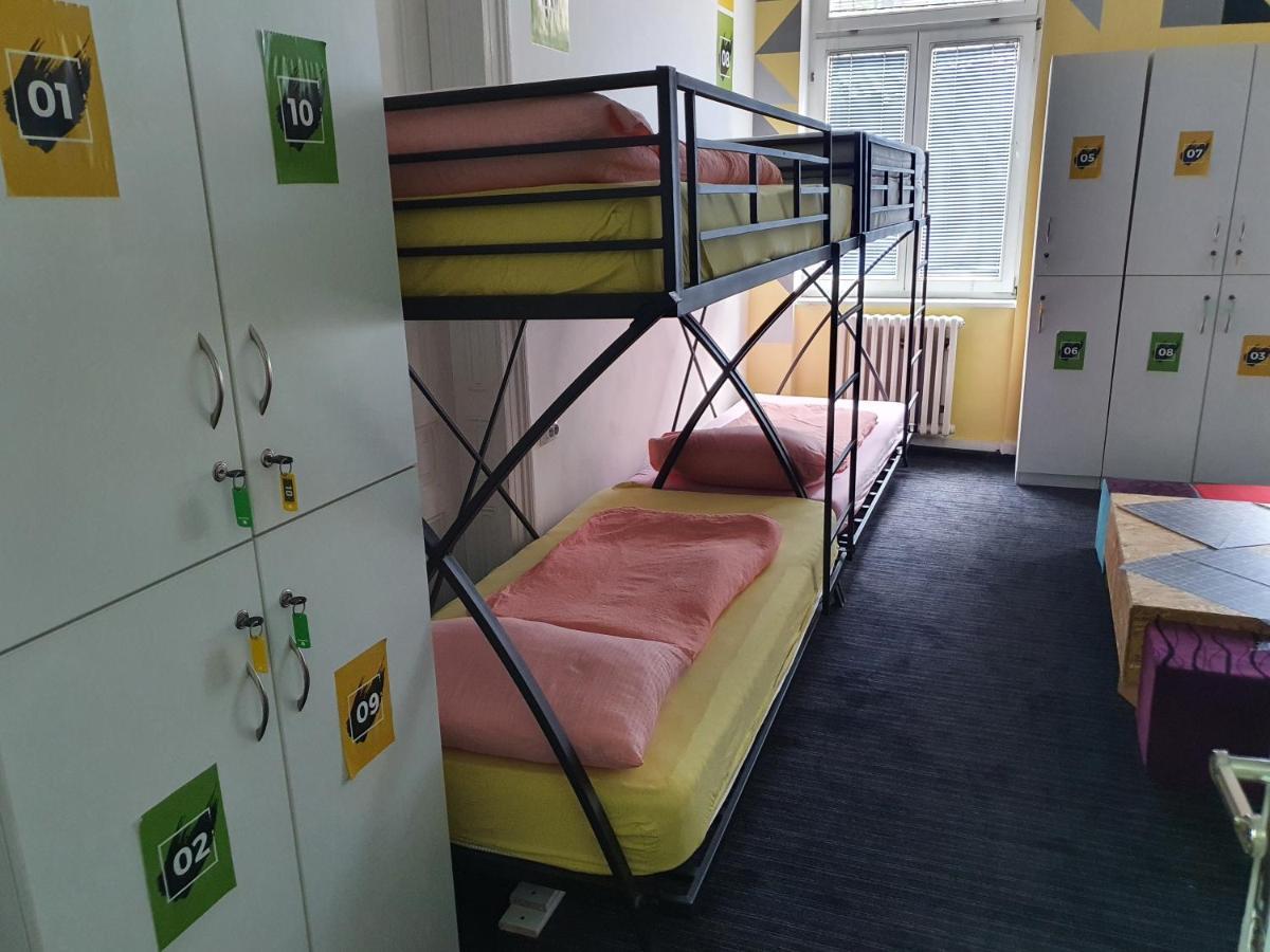 Spacious Tuzlaks Apartments Sarajevo Ferhadija ภายนอก รูปภาพ