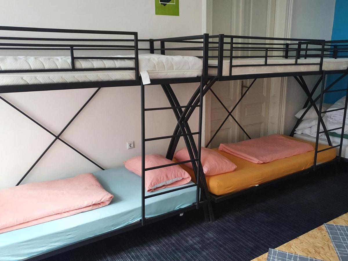 Spacious Tuzlaks Apartments Sarajevo Ferhadija ภายนอก รูปภาพ